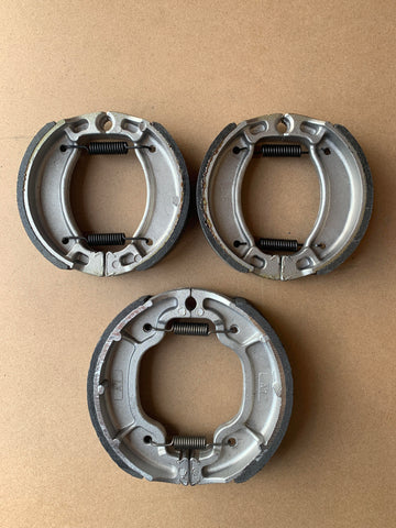 Jeu de mâchoires de frein avant et arrière : Yamaha YFA1 Breeze (1989-2003)